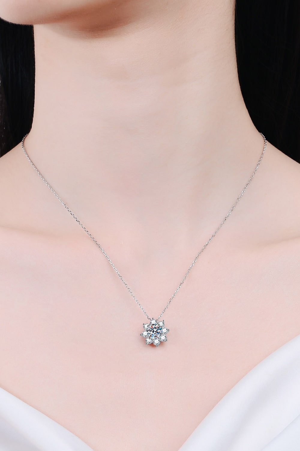 1 Carat Moissanite Floral-Shaped Pendant Necklace - Silver- Claude Jewelry Moissanite - Shop claudejewelry.com