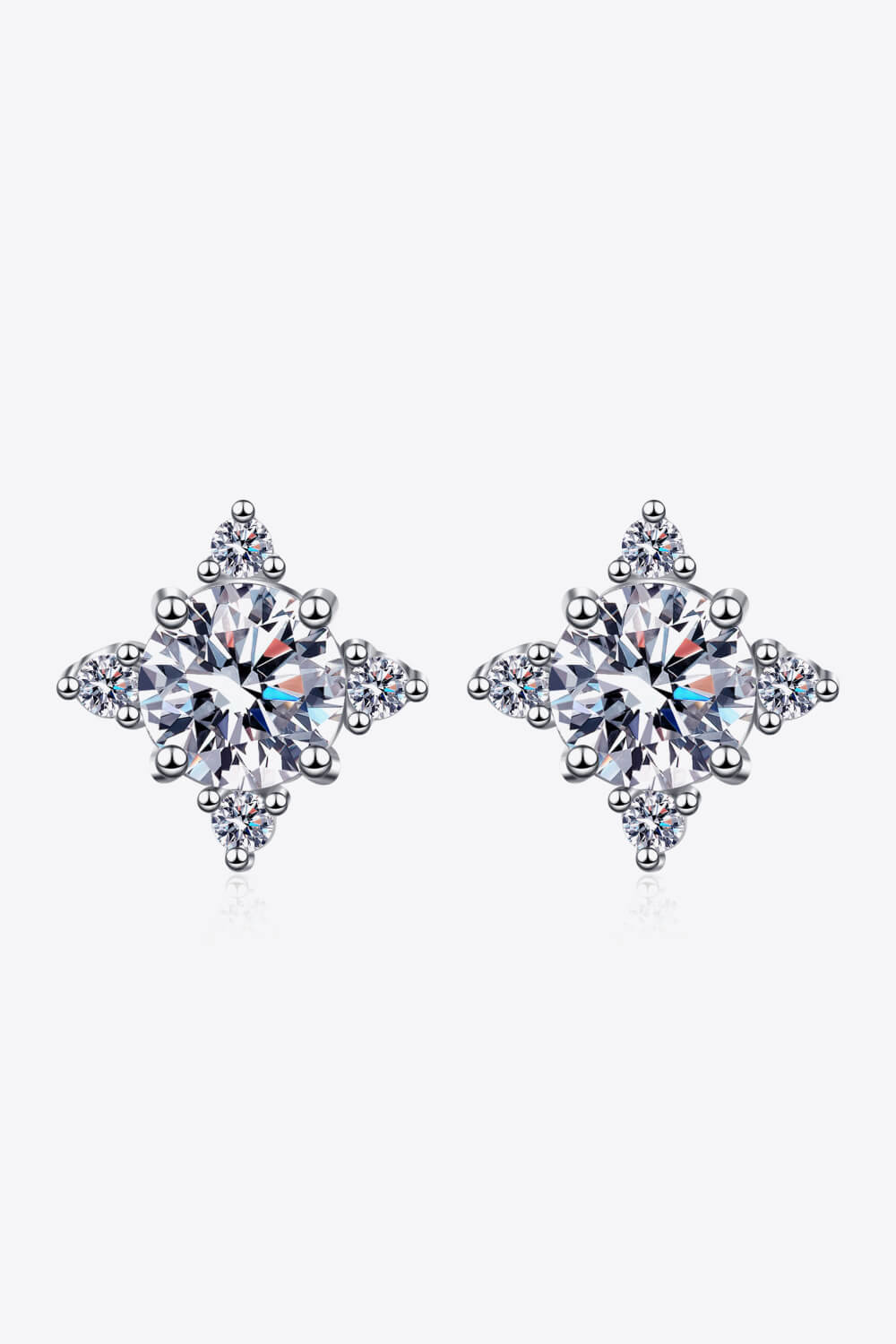 Four Leaf Clover 2 Ct Moissanite Stud Earrings - Rhodium Vermeil- Claude Jewelry Moissanite - Shop claudejewelry.com